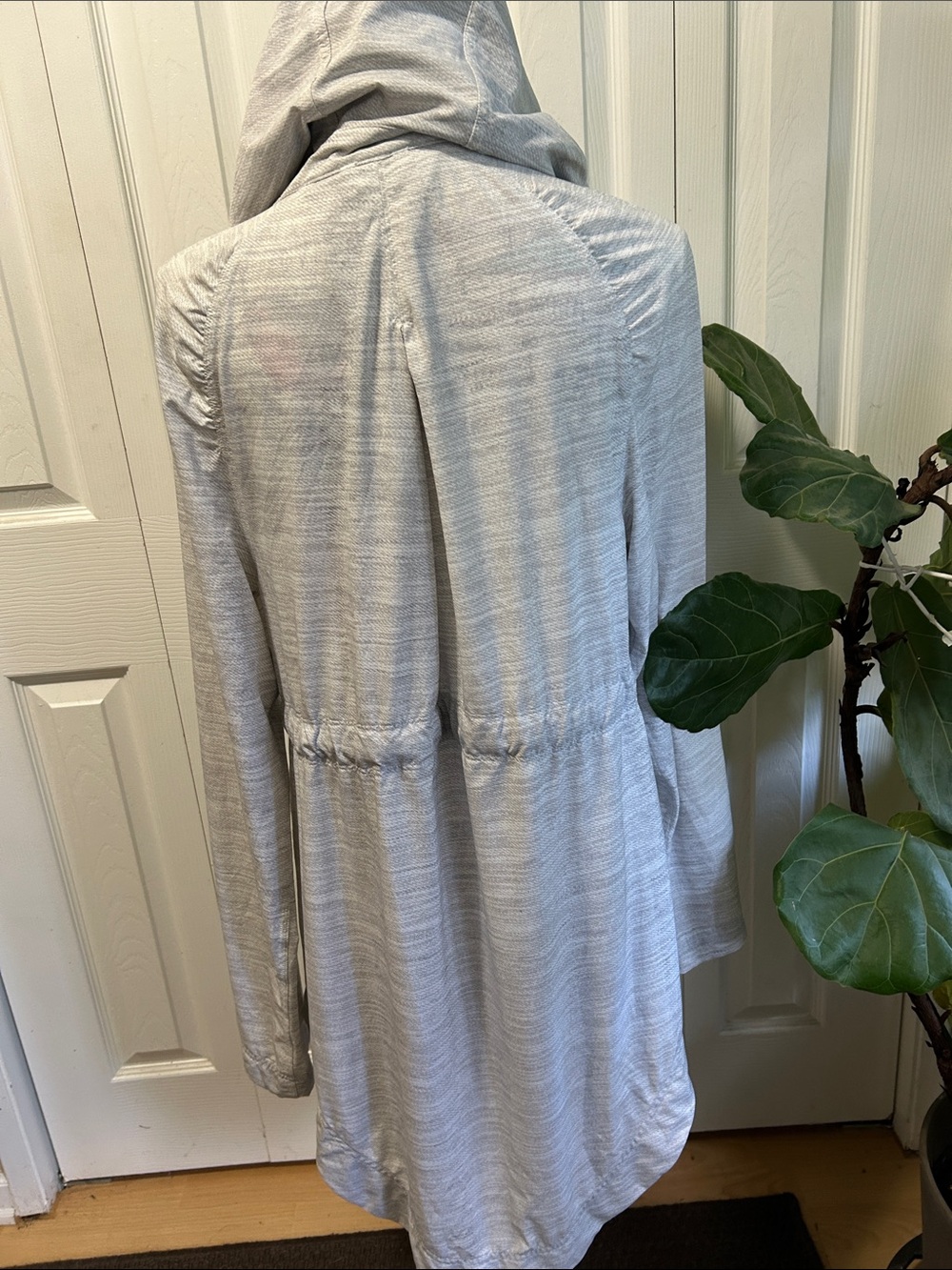 lululemon athletica Light Gray Hooded Summer Jacket - Picture 4 of 9